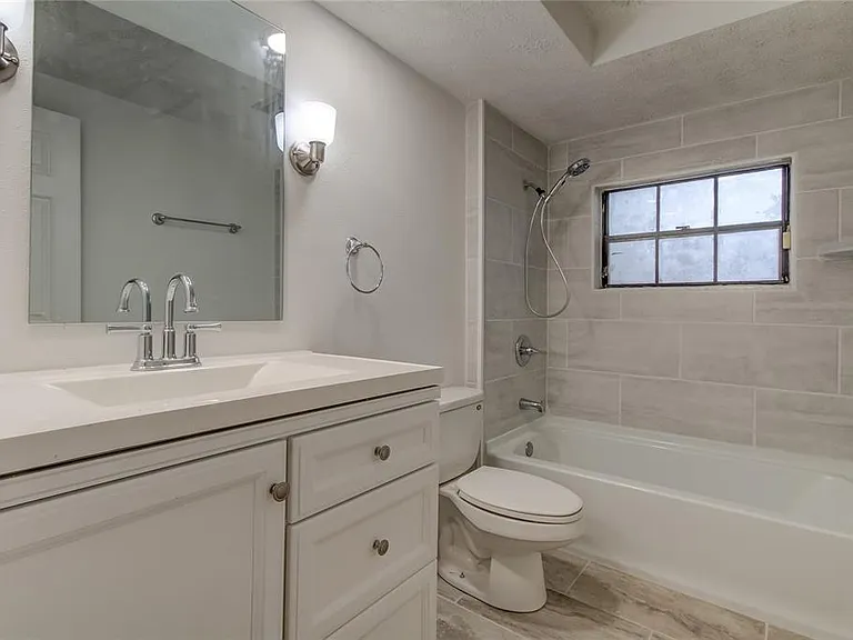 10406 Reclinata Ln — Photo 31