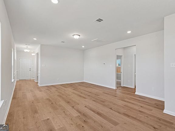 2nd image of 151 Red Oak Ln