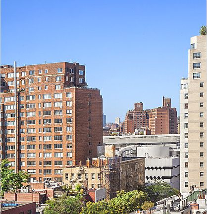 4th image of 116-118 W 14th St #9R