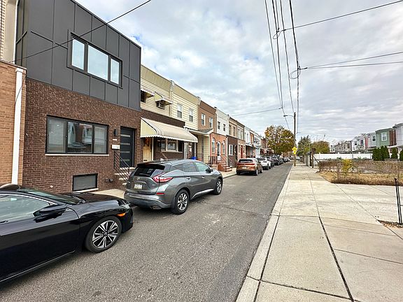 4th image of 1851 Roseberry St