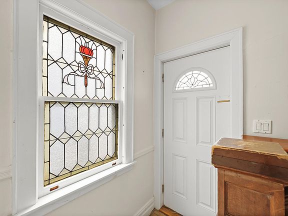 3rd image of 29 Chestnut Ave