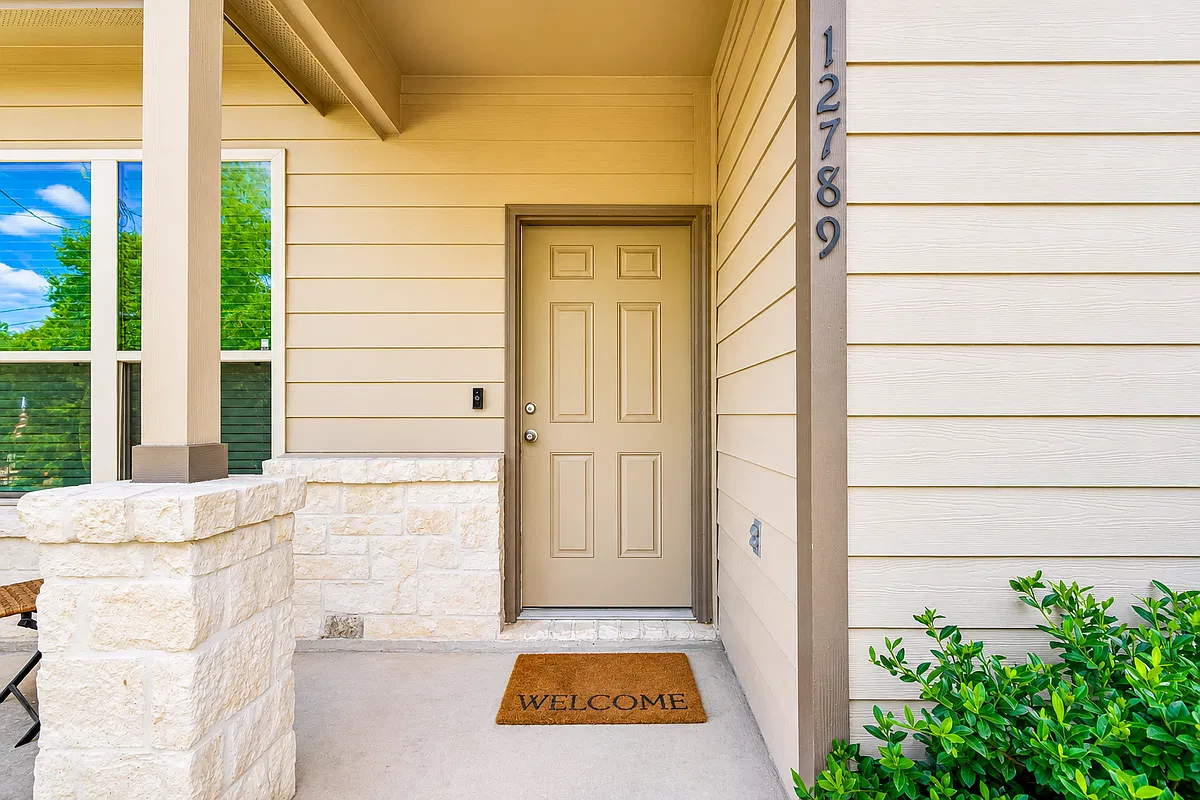 4 bed, 3.0 bath, 1923 sqft, $2,000 — Photo 3