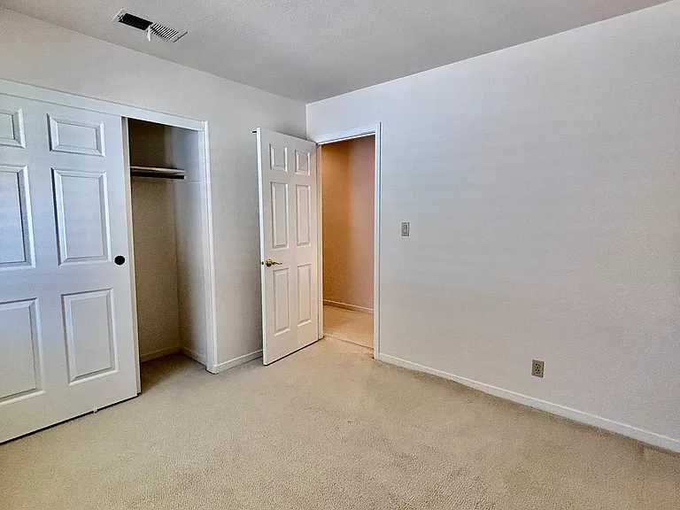 43991 Beretta Dr — Photo 32