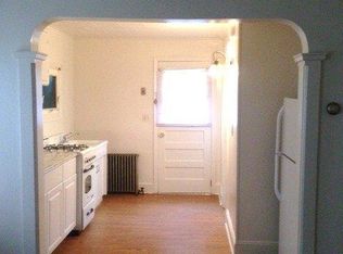 31 W 2nd St, Patchogue, NY 11772