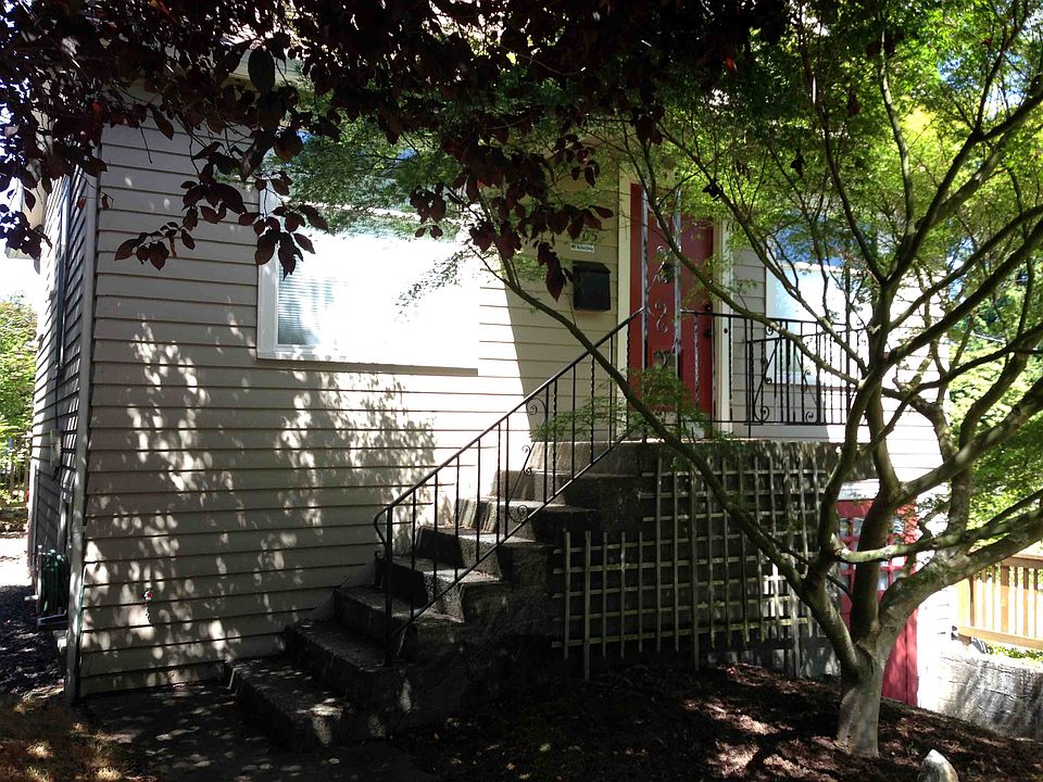 2nd image of 4705 38th Ave NE