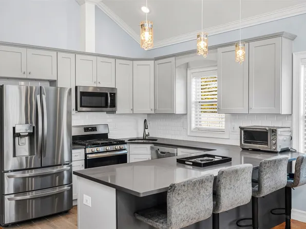 145 Bleecker Street image 9 of 39