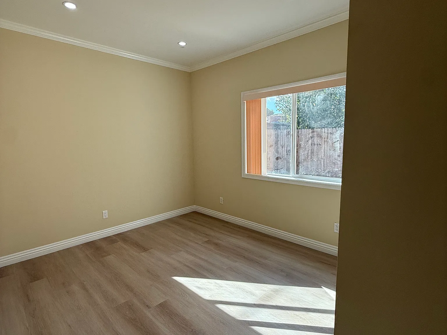 3 bed, 1100 sqft, $3,150 — Photo 4