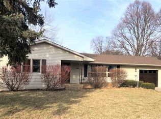 906 W 11th St, Yankton, SD 57078