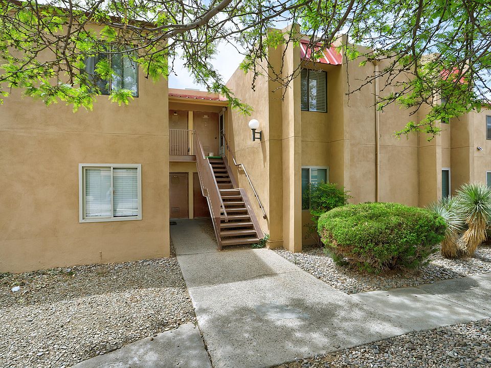 1st image of 911 Country Club Dr SE APT E