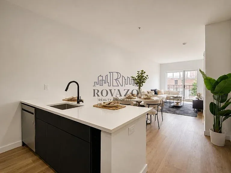 1 bed, 600 sqft, $2,400 — Photo 2