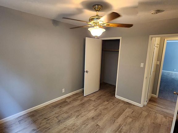 5th image of 211 Rushmore Ln APT 2