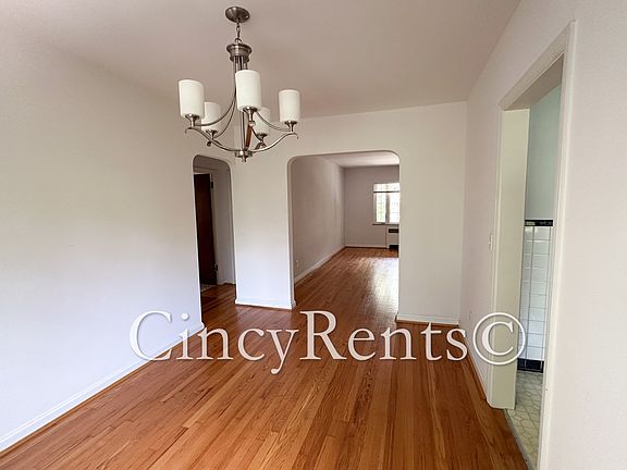 5th image of 2820 Griffiths Ave