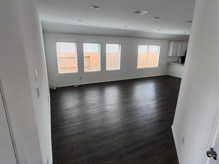 18419 Cobalt Cove Ln — Photo 35