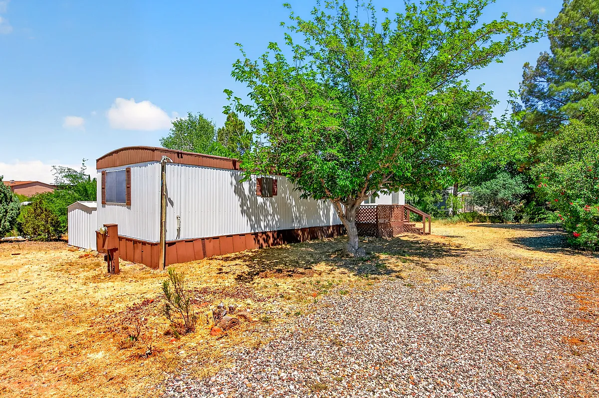 Building Photo - 4010 E Vaquero Ln