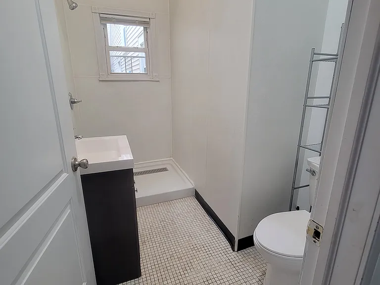 11 Washington Ave #1 — Photo 7