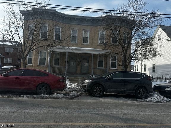 2nd image of 174 E 16Th St