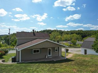 9 Meadow Dr, Bentleyville, PA 15314