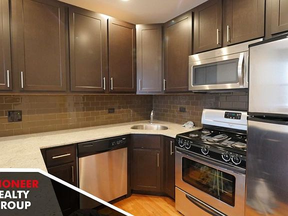 2nd image of 4759 N Maplewood Ave #4759401