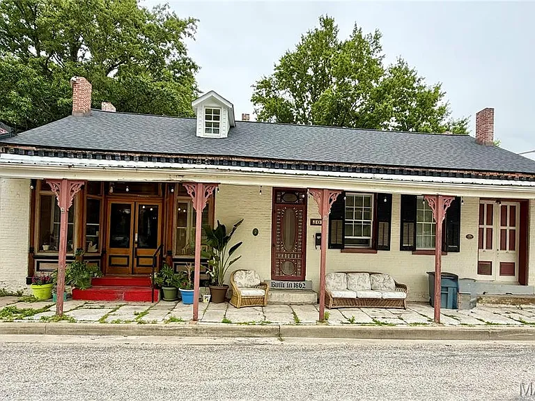 301 W Laurel St — Photo 2
