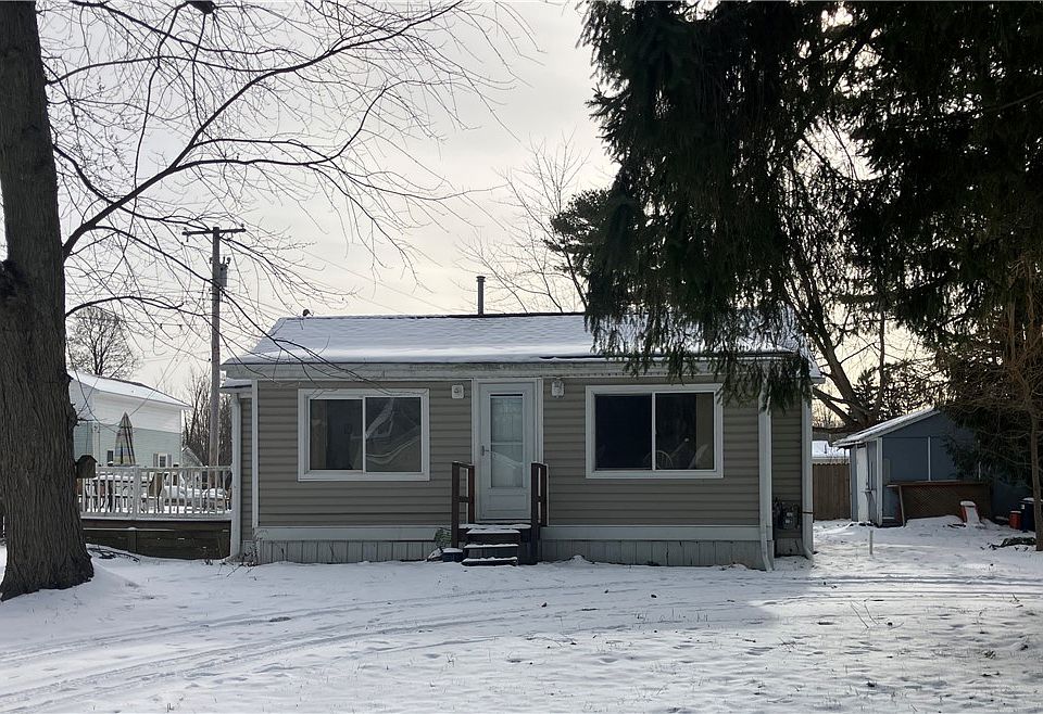 1st image of 215 W Sterling Ave
