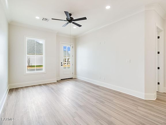 4th image of 123 Perth Pl