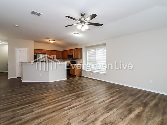 3rd image of 4729 Winding Hollow Dr