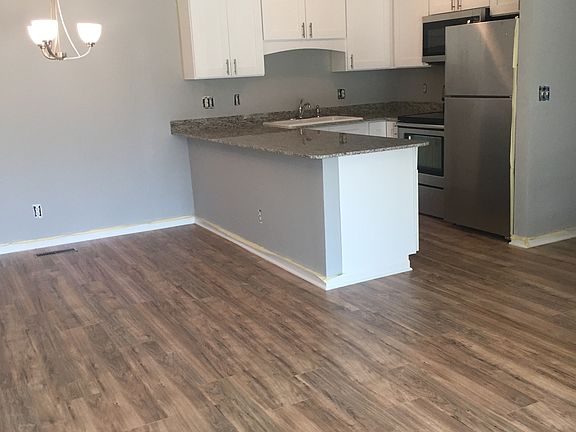 3rd image of 2480 Cobble Hill Alcove