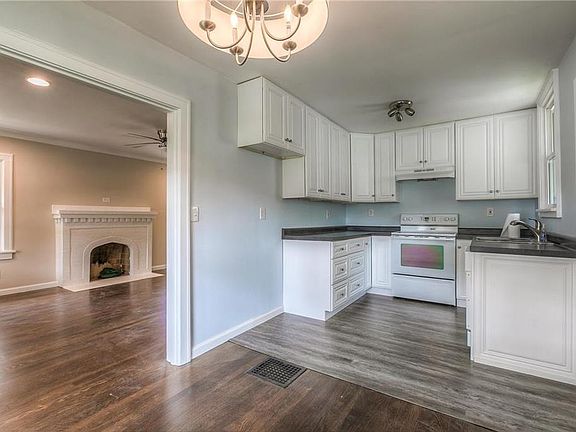 5th image of 6612 Broadmoor St