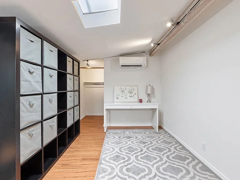 8818 Rosewood Ave — Photo 17