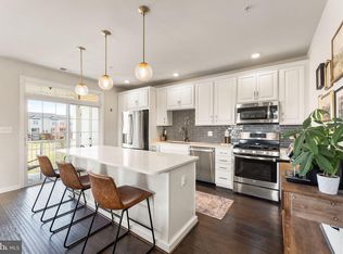 23300 Milltown Knoll Sq #101, Ashburn, VA 20148