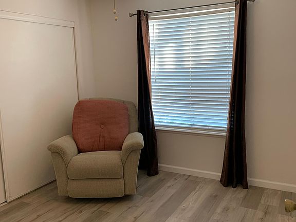 4th image of 2727 Mauricia Ave #A