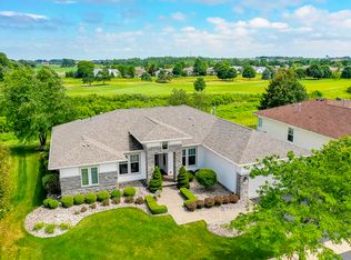 11952 Stonewater Xing, Huntley, IL 60142