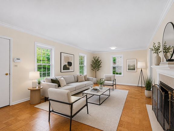 5th image of 214 Washington Cir