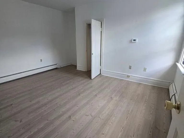 248 S 6th Ave #5 — Photo 2