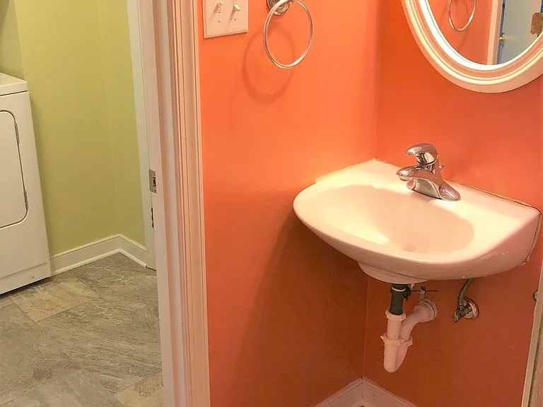 808 Cowan Rd — Photo 11