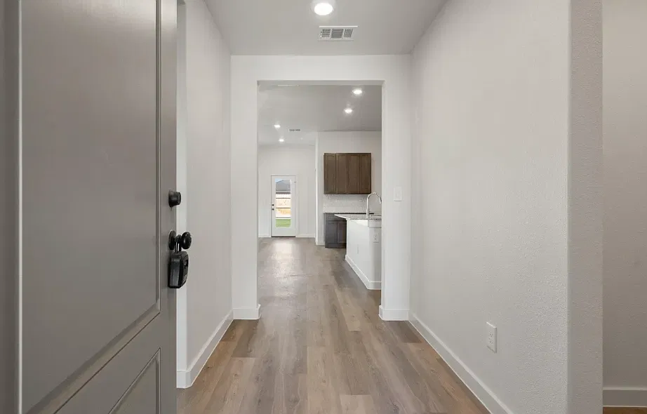 4 bed, 1700 sqft, $2,300 — Photo 2