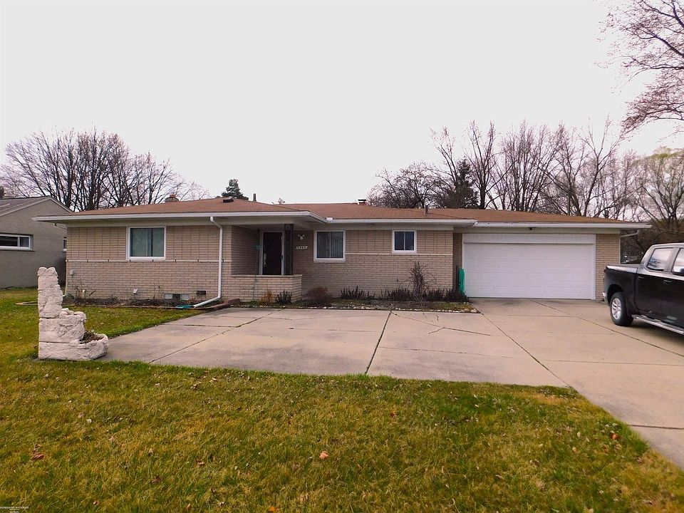 1st image of 3560 Fox Hill Dr