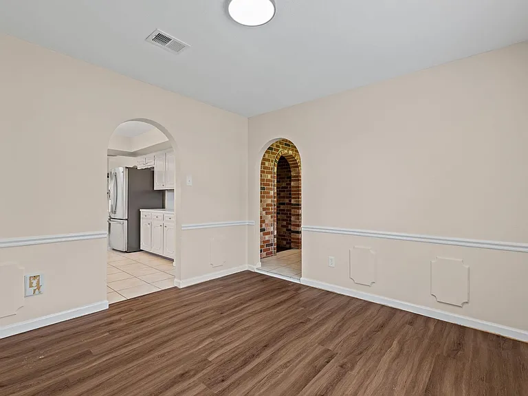 120 Texas Ave — Photo 15
