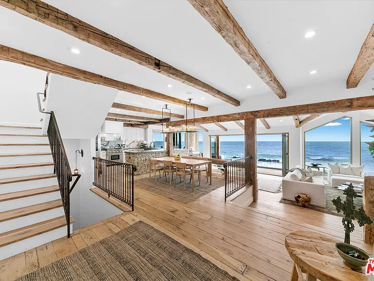 24920 Malibu Rd — Photo 14