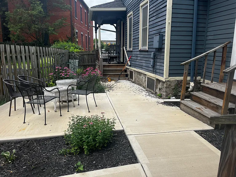 125 Gibbs St #13 — Photo 9