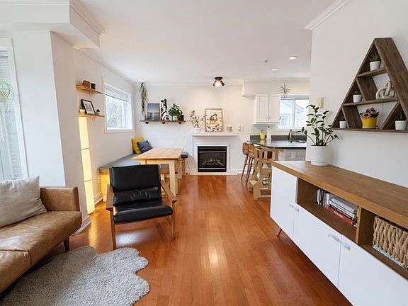 4th image of 1233 Main St #6
