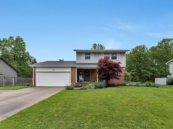 3rd image of 1200 Chanteloup Dr