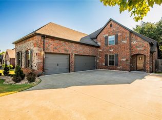 3601 SW Willowbrook Rd, Bentonville, AR 72713