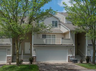 925 Santa Vera Dr, Chanhassen, MN 55317