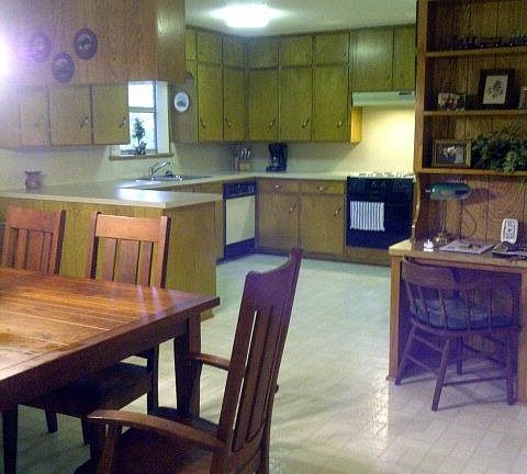 4th image of 137 Deer Trot St