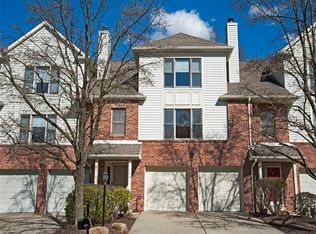 125 Fairway Landings Dr, Canonsburg, PA 15317