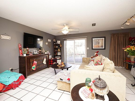 5th image of 513 Sandalwood Ct #513