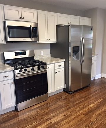 3rd image of 1016 Park Ave