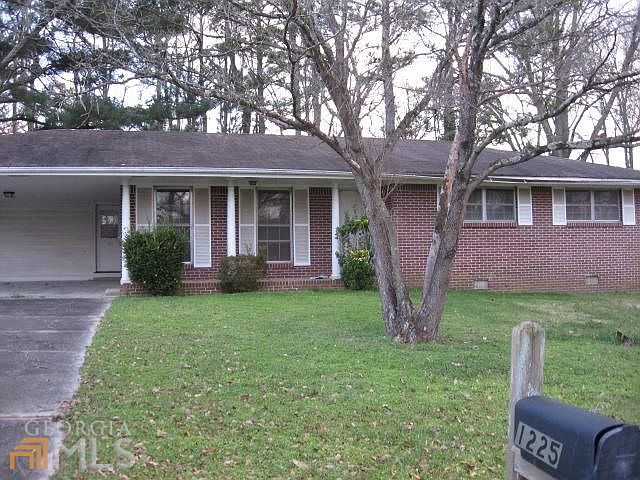 1st image of 1225 Lark Ln NE