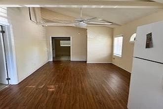 3rd image of 845 44th Ave N